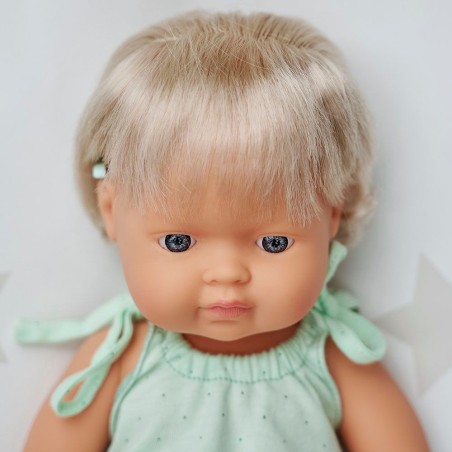 MUÑECA CAUCÁSICA CON IMPLANTE COCLEAR 38cm