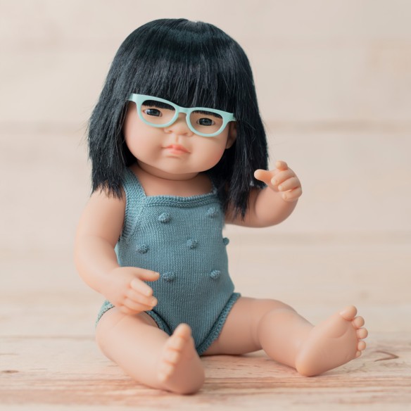MUÑECA ASIÁTICA CON GAFAS 38cm (pelele plomo)