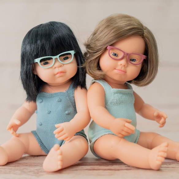 MUÑECA ASIÁTICA CON GAFAS 38cm (pelele plomo)