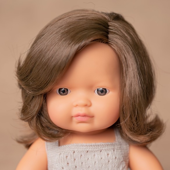 MUÑECA CAUCÁSICA CASTAÑA 38cm (pelele gris)