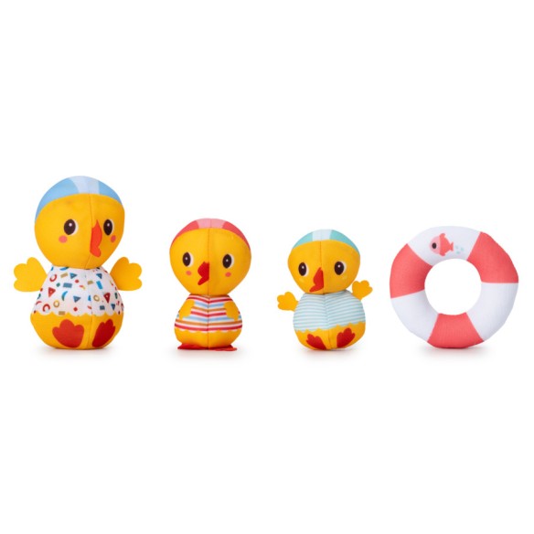 TRES PATITOS AL BORDE DEL AGUA