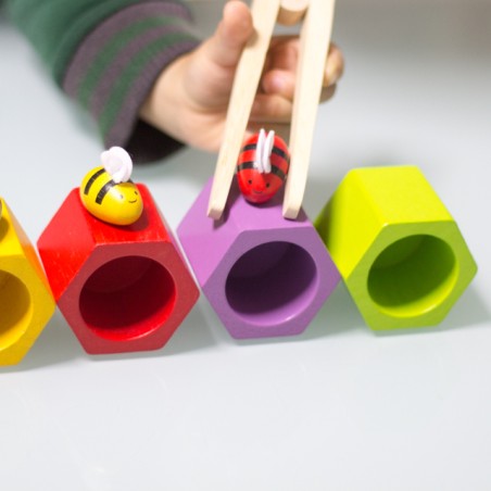 ABEJAS EN LA COLMENA PLANTOYS